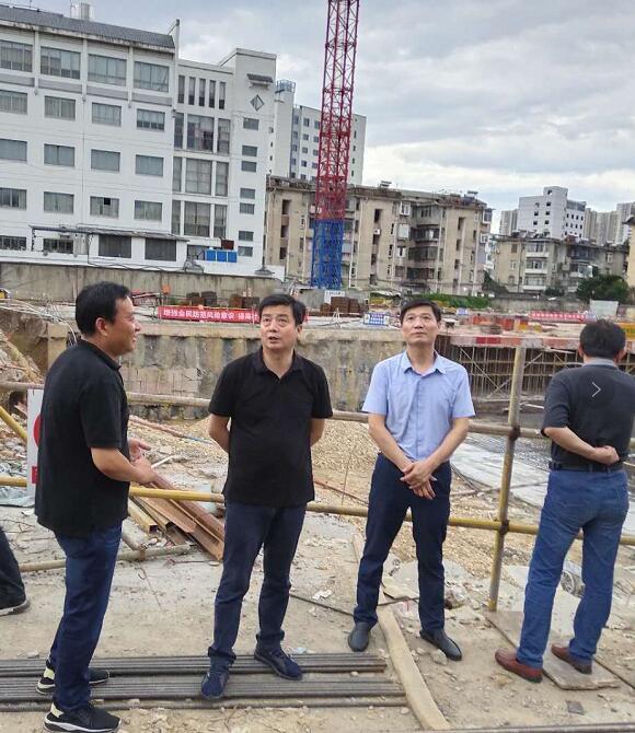 區(qū)委副書記、區(qū)長(zhǎng)楊林調(diào)研重點(diǎn)項(xiàng)目