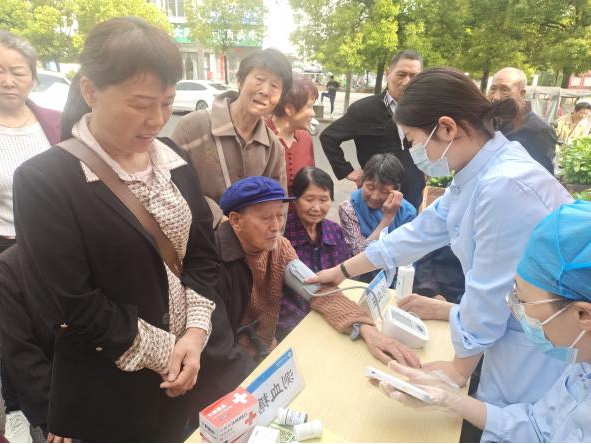 百姓健康系我心，黨員服務(wù)進(jìn)社區(qū)