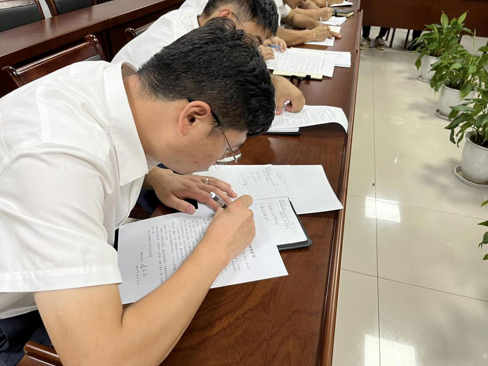 城建投公司召開全體員工大會暨安全生產(chǎn)、保密工作會議?