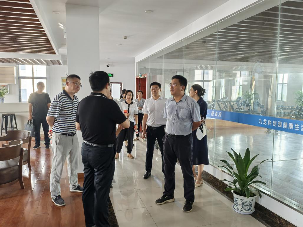 深入實地調(diào)研 保障人才安居——區(qū)委組織部調(diào)研國資運(yùn)營公司人才公寓項目