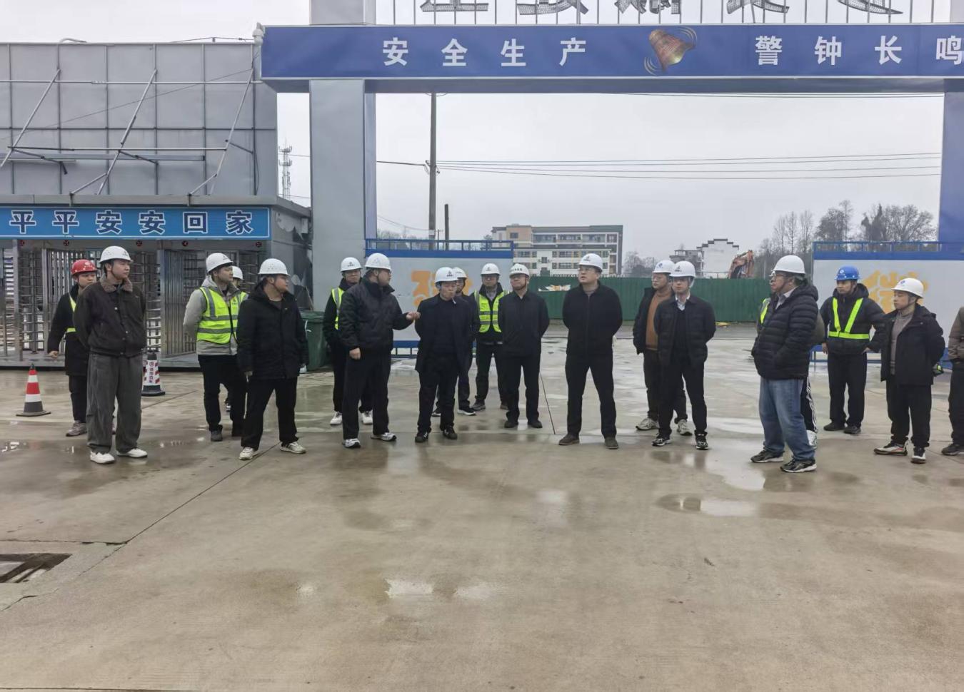 收心歸位鼓干勁  實(shí)干爭(zhēng)春促發(fā)展——屯溪區(qū)國(guó)投集團(tuán)開展春節(jié)后在建項(xiàng)目開復(fù)工檢查